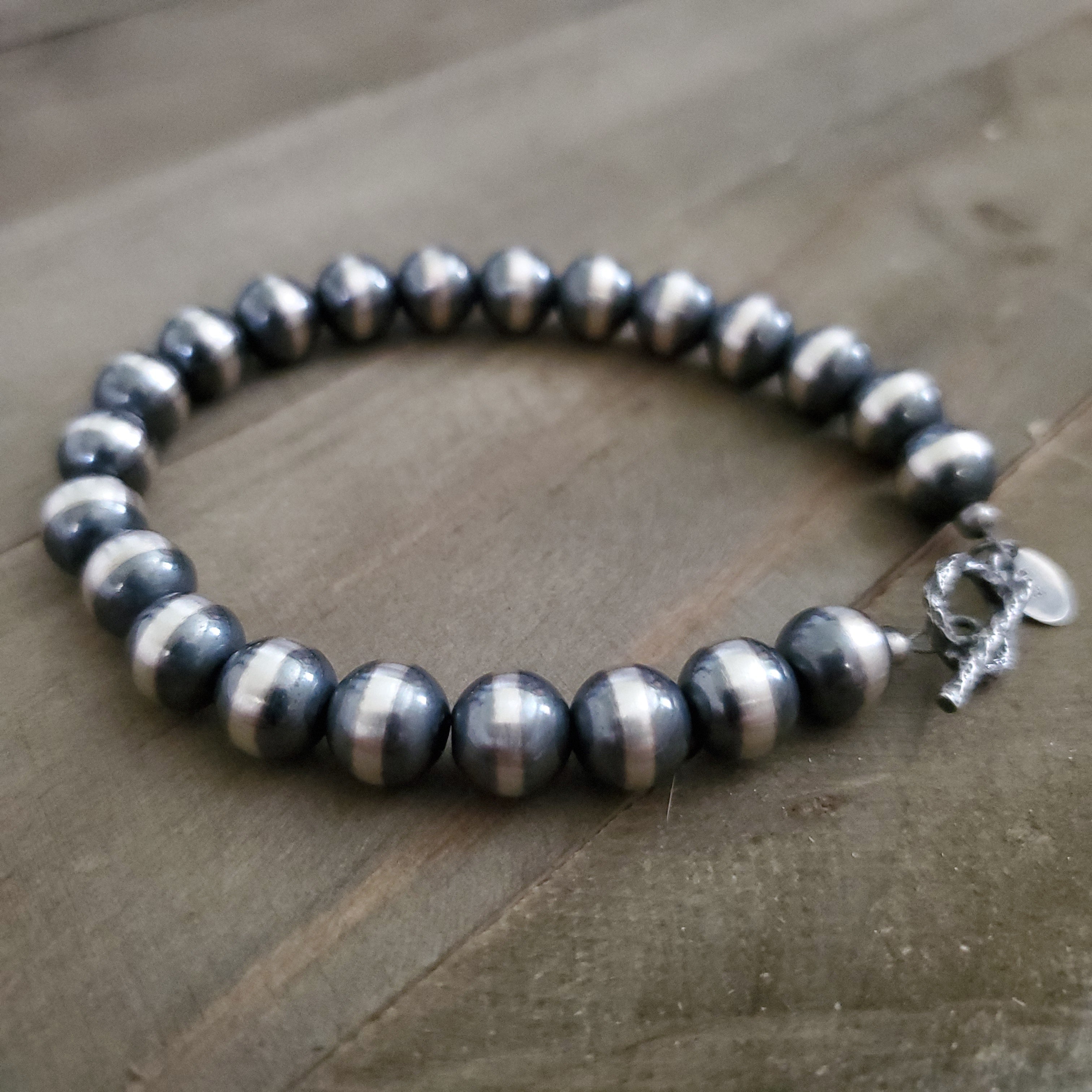 8 MM NAVAJO PEARL BRACELET