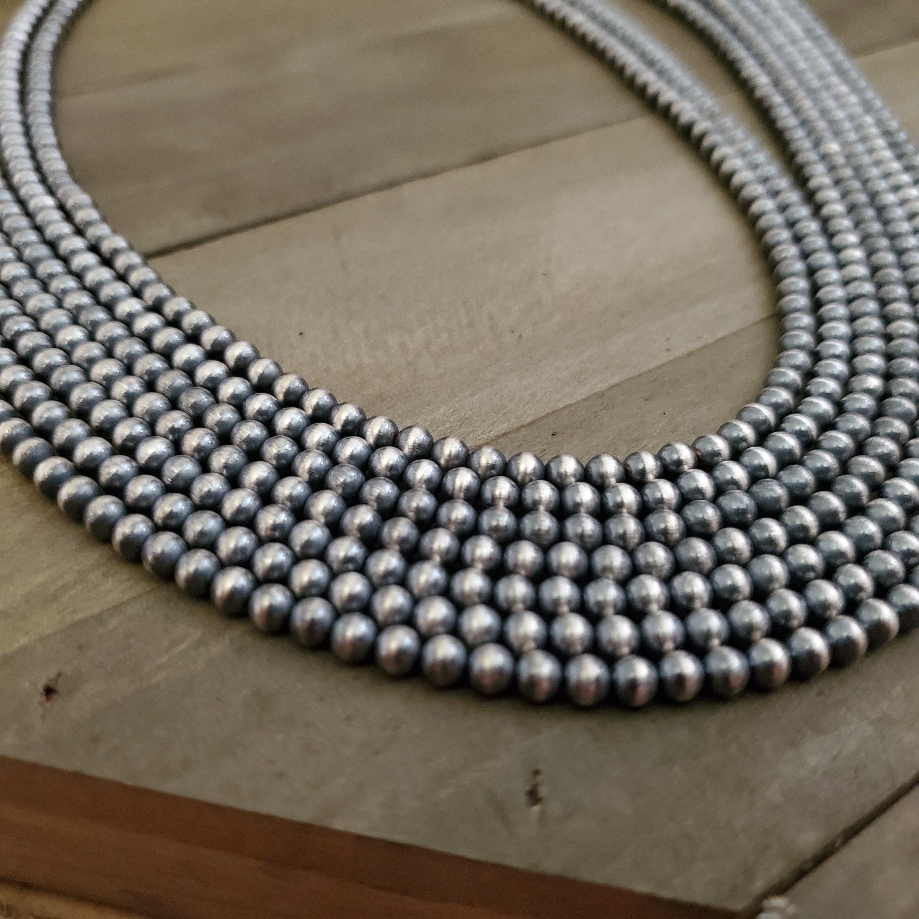 4 MM NAVAJO PEARLS