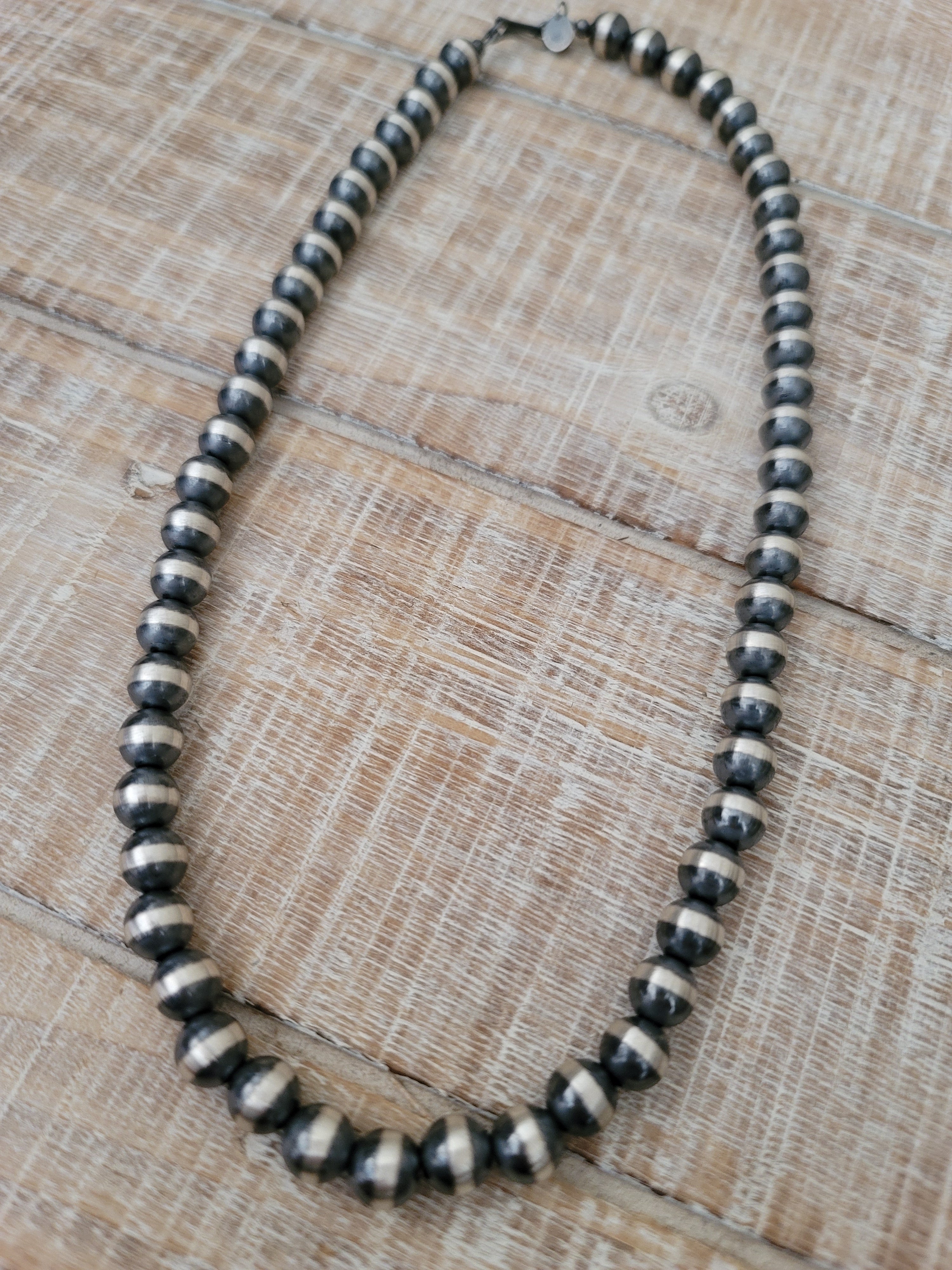 8 MM NAVAJO PEARLS