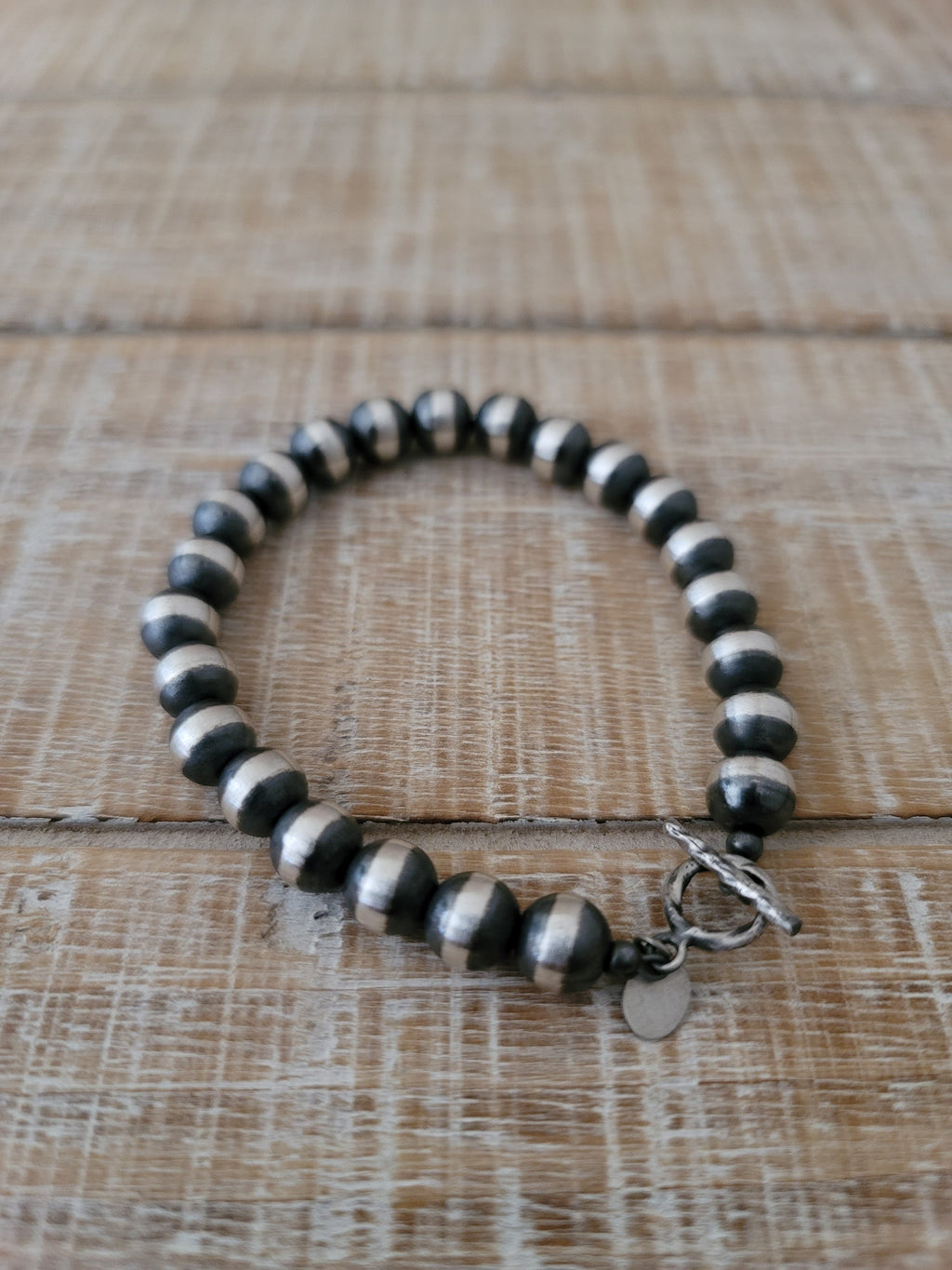 8 MM NAVAJO PEARL BRACELET
