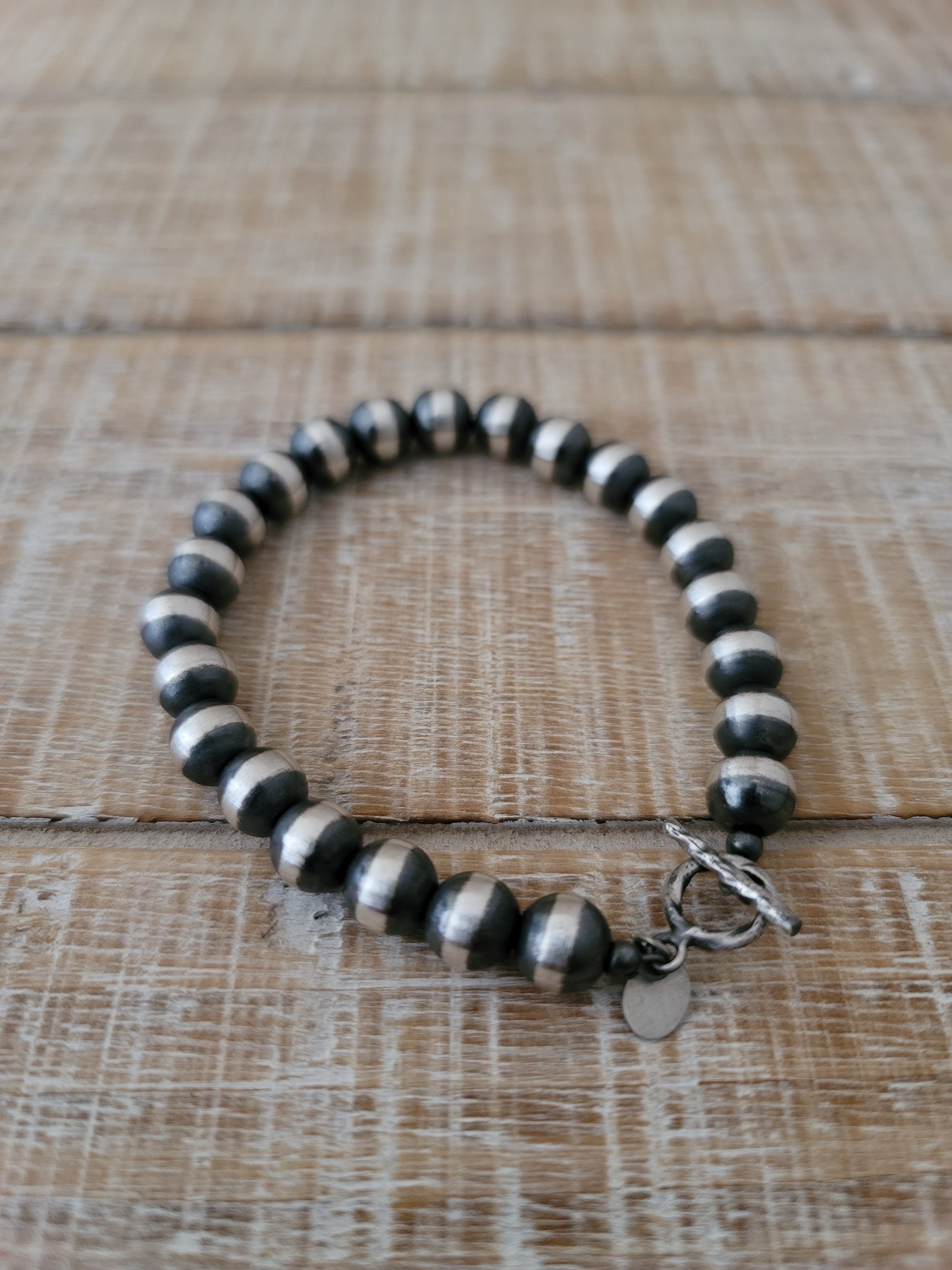 8 MM NAVAJO PEARL BRACELET