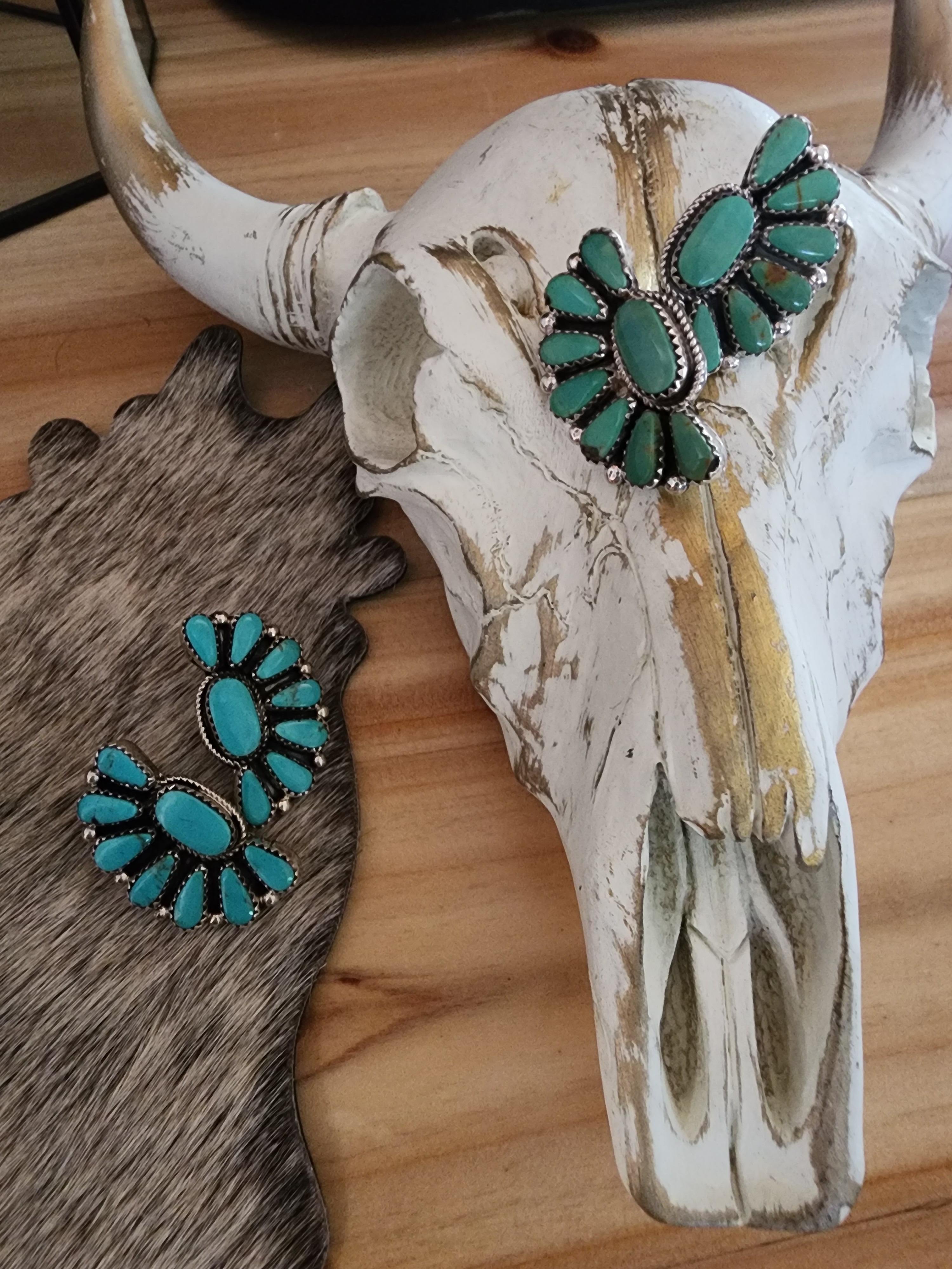 ALICIA WILSON KINGMAN TURQUOISE HALF CIRCLE CLUSTER STUD EARRINGS