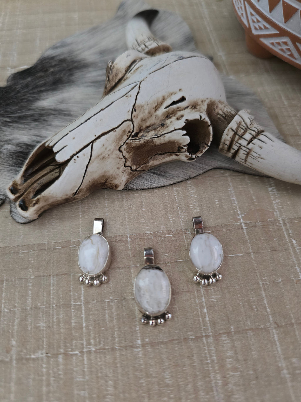 JAMESON KEE LITTLE WHITE BUFFALO PENDANT