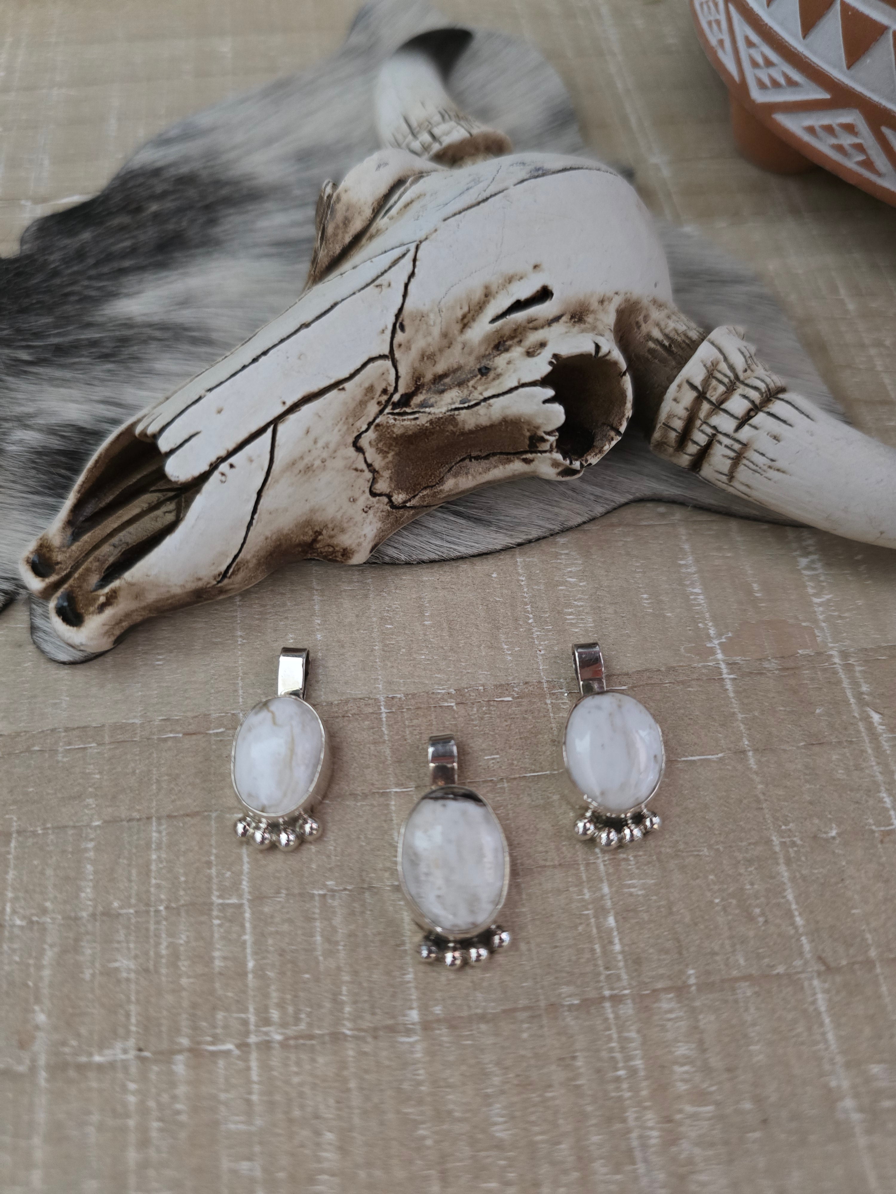 JAMESON KEE LITTLE WHITE BUFFALO PENDANT