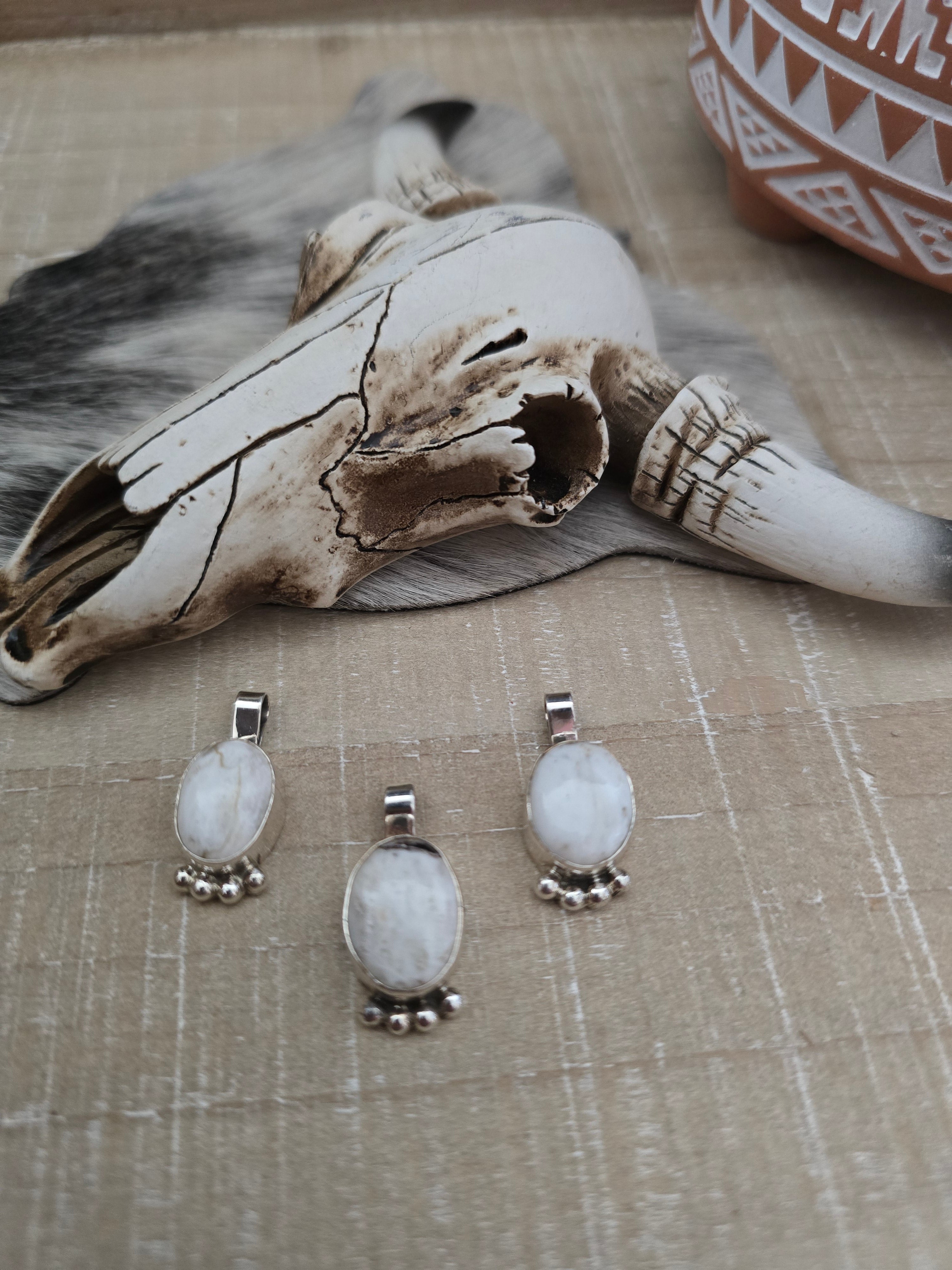 JAMESON KEE LITTLE WHITE BUFFALO PENDANT