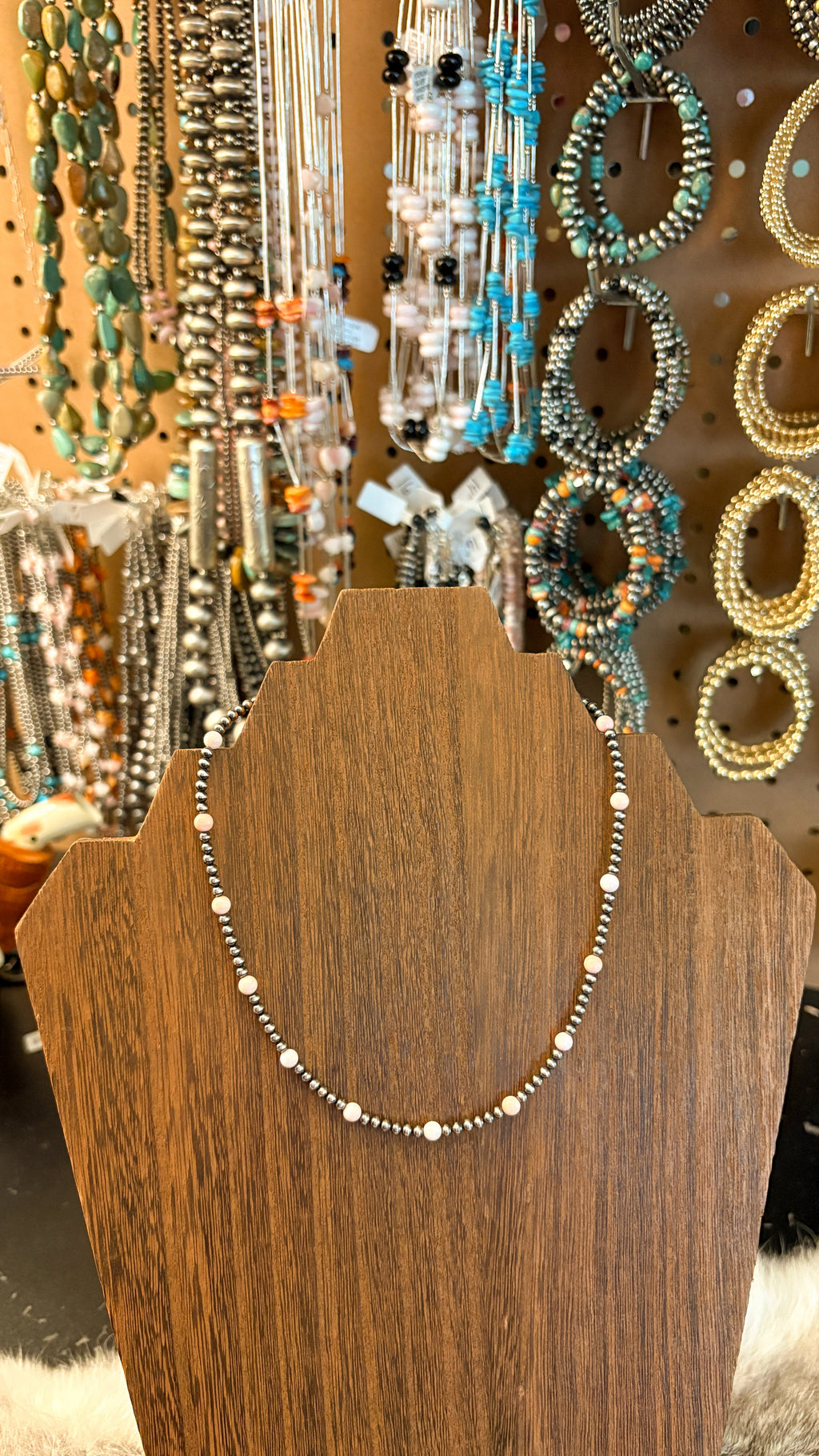 THE SARA NECKLACE