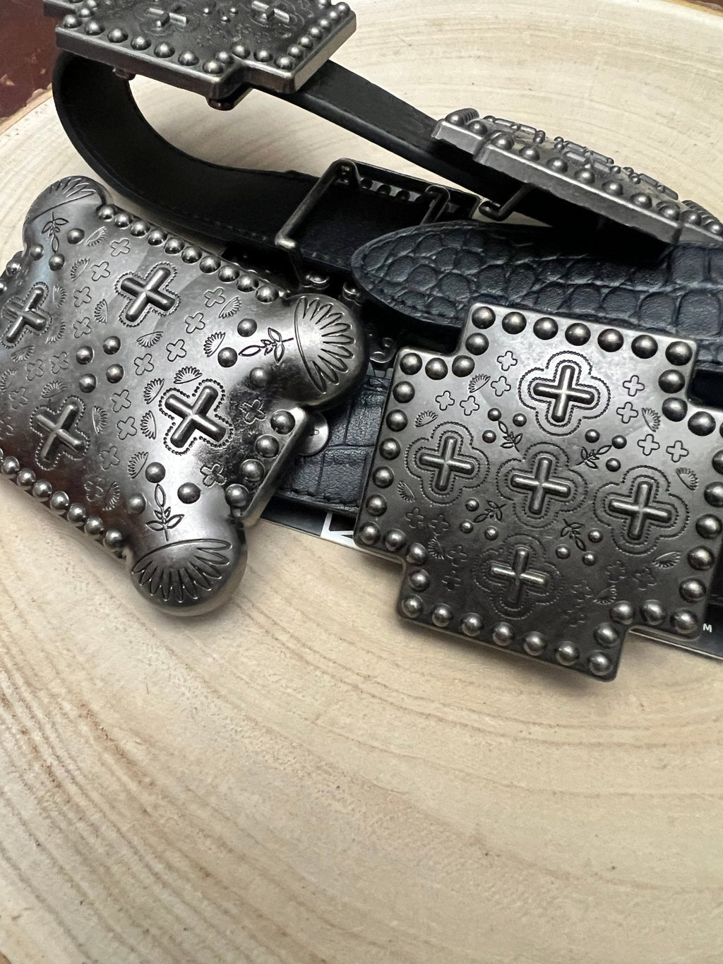 Black Gator Genuine Leather Western Belt — Cross Concho Detail