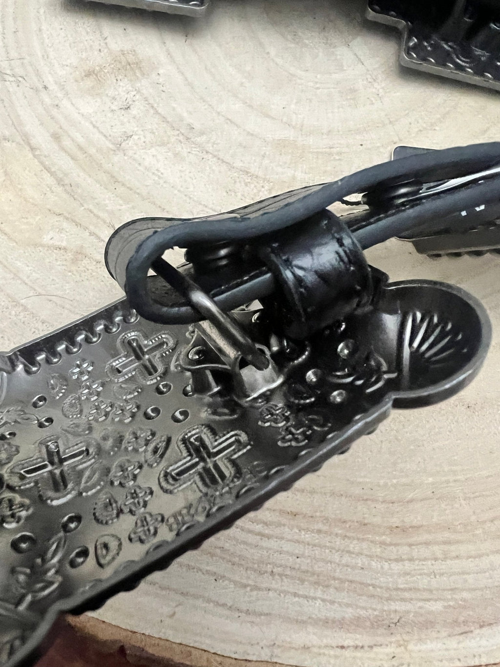 Black Gator Genuine Leather Western Belt — Cross Concho Detail