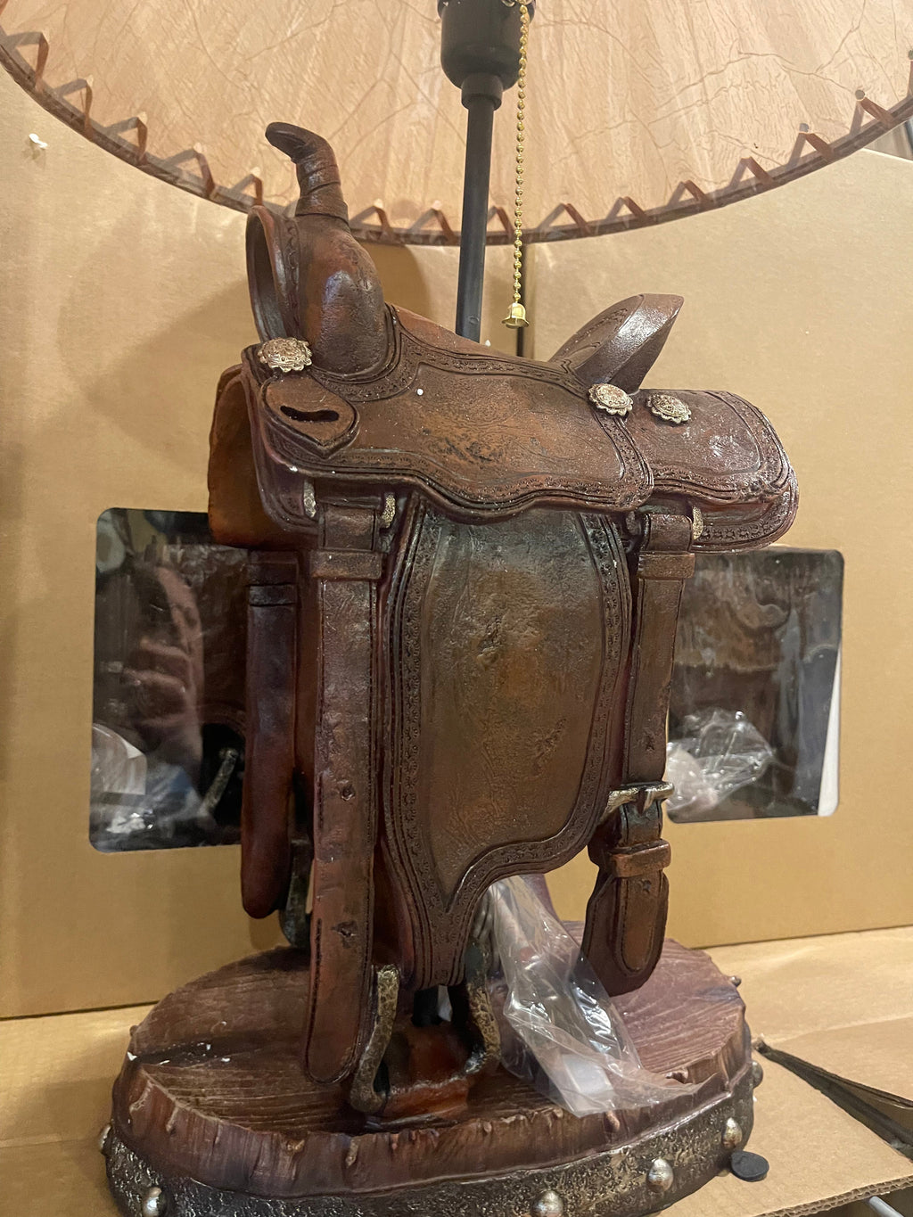 RA1405 Saddle Lamp