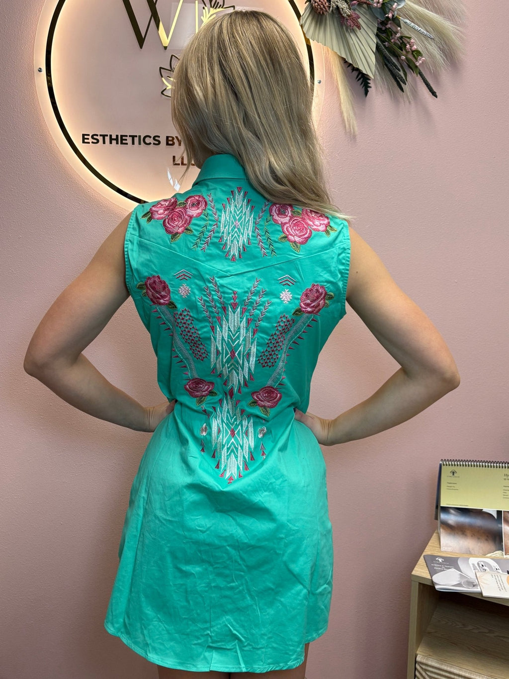 LUCKY & BLESSED "Jade" Pearl Snap Floral Embroidered Sleeveless Stretch Western Tunic Dress