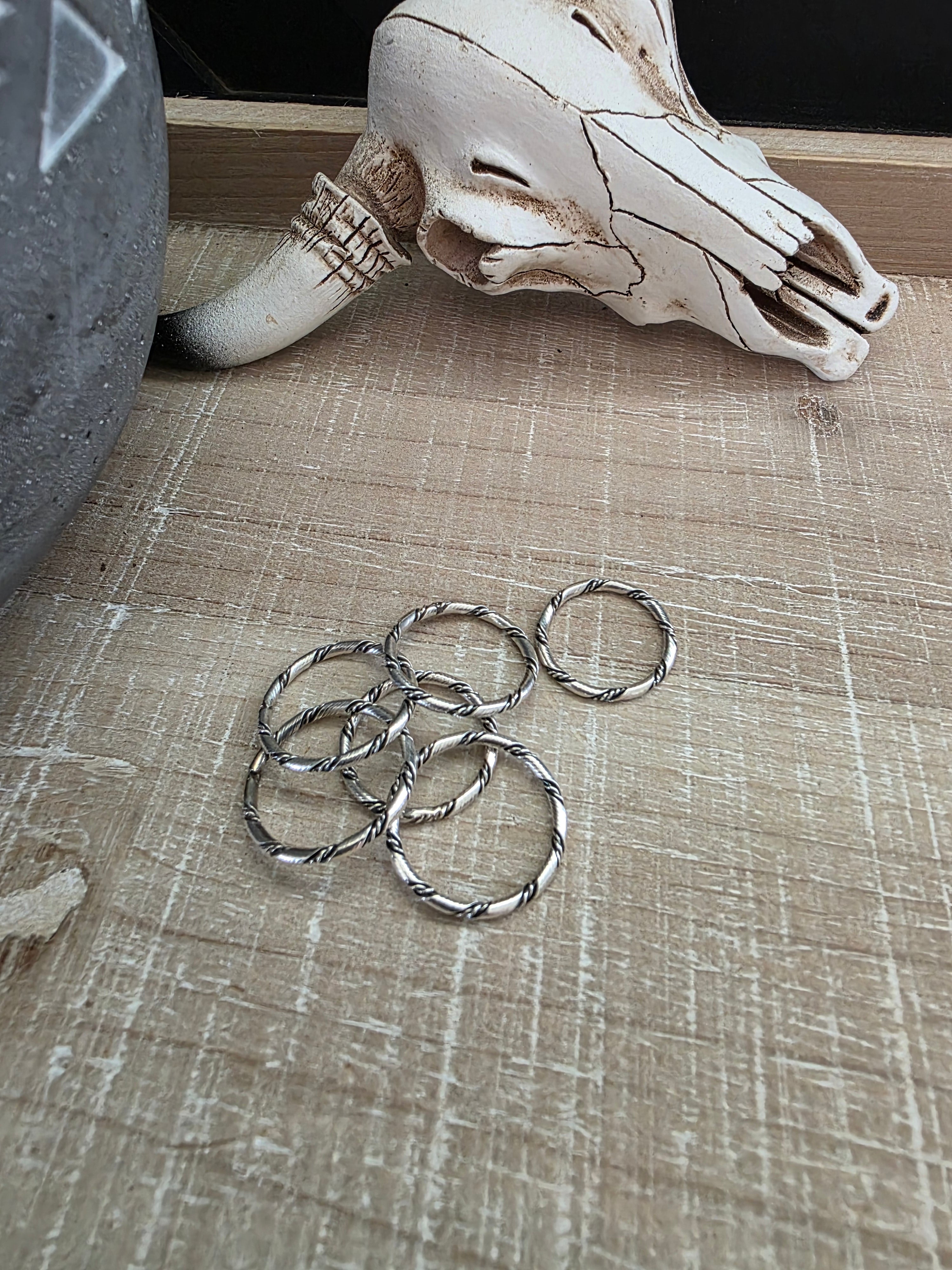 KATRINA TSOSIE PUNCHY SILVER TWISTED WIRE RING
