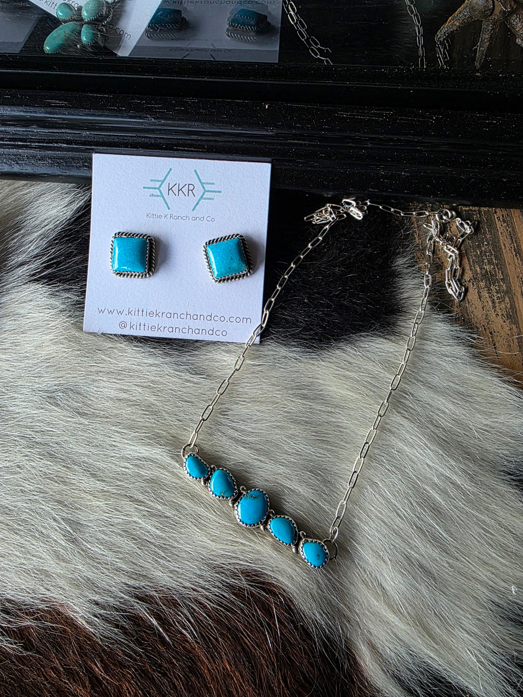 RENELL PERRY CHACO FIVE TURQUOISE STONE BAR NECKLACE