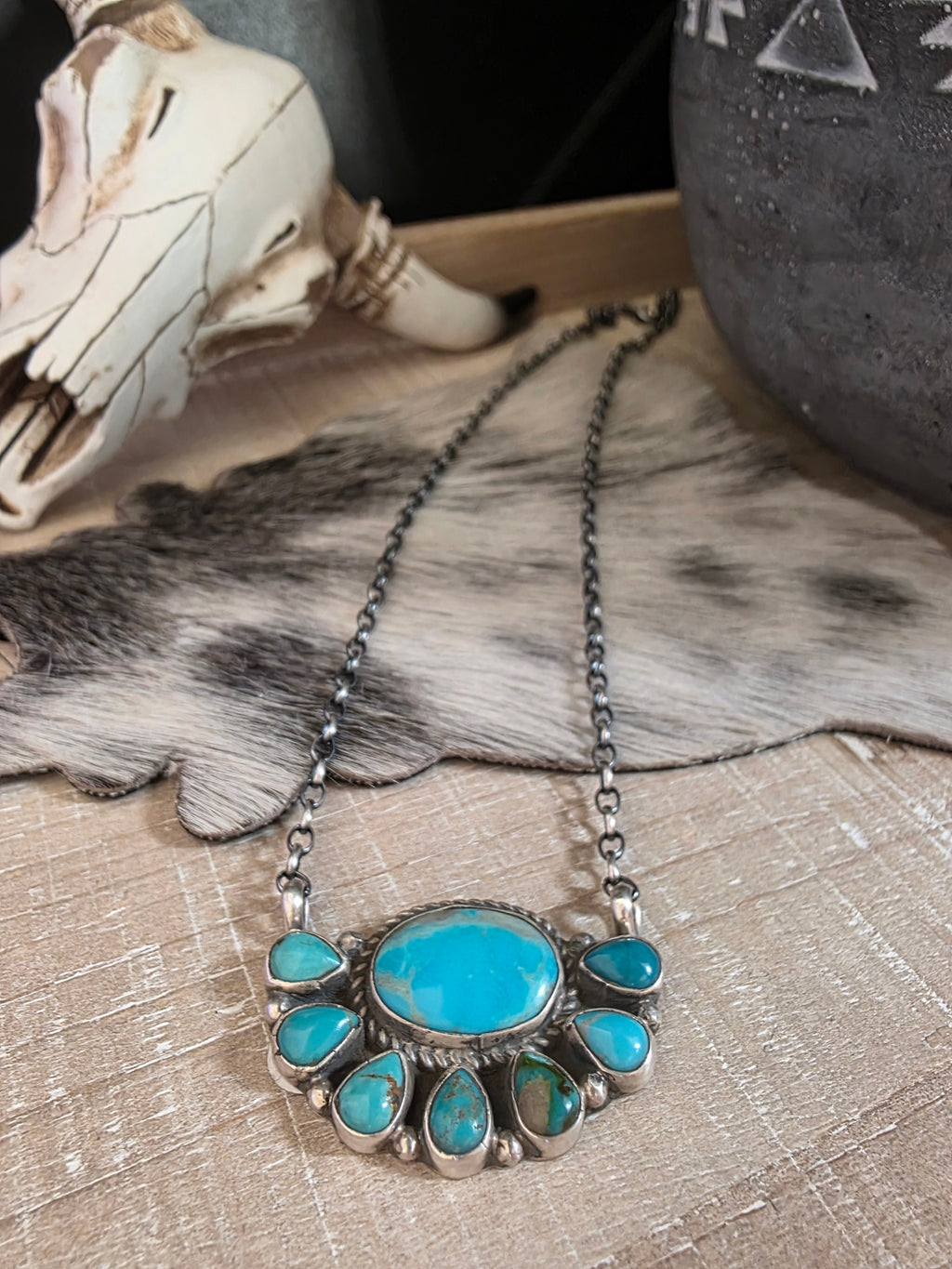 GERALDINE JAMES KINGMAN TURQUOISE CLUSTER NECKLACE