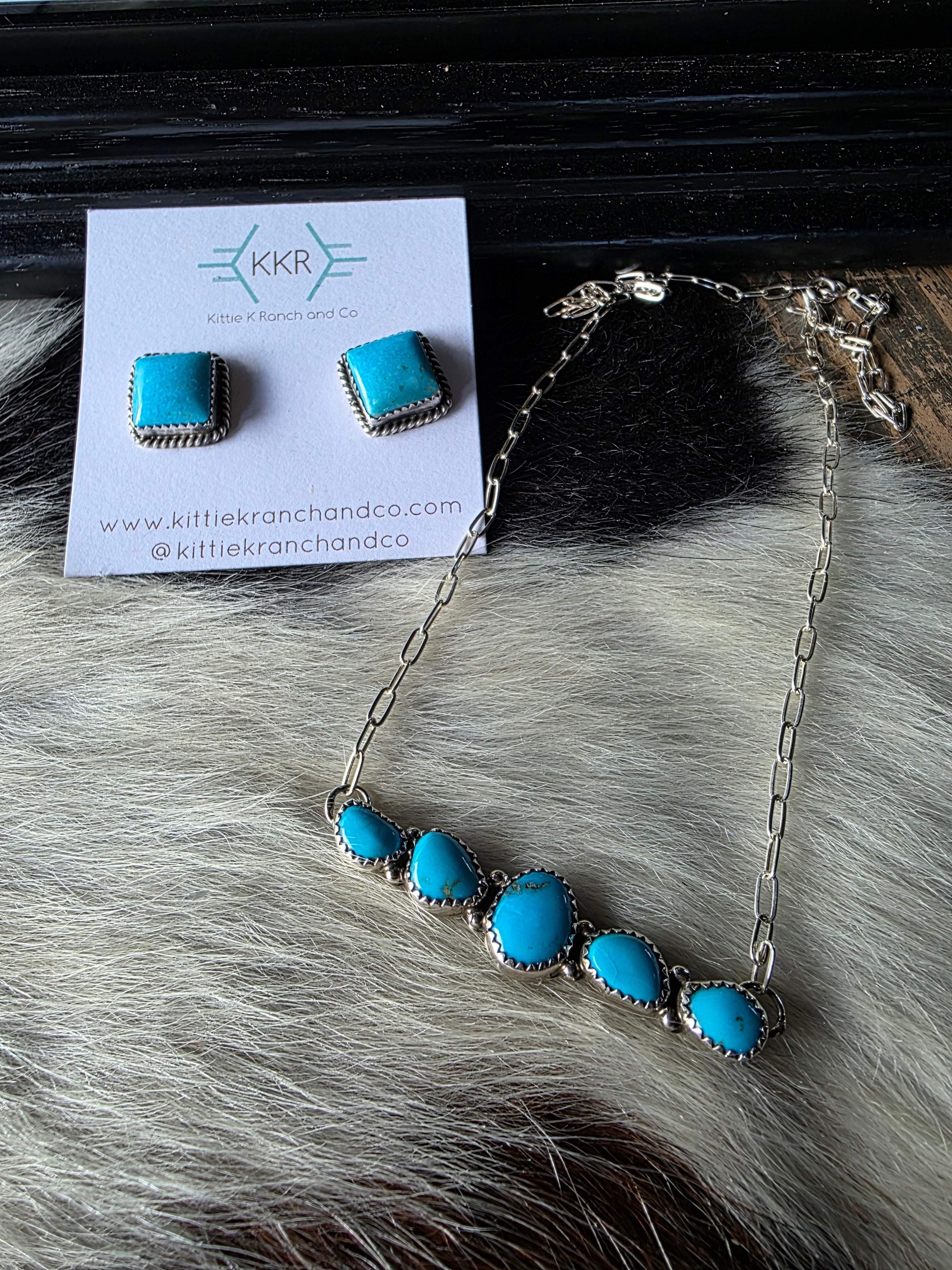 RENELL PERRY CHACO FIVE TURQUOISE STONE BAR NECKLACE