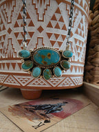 GERALDINE JAMES KINGMAN TURQUOISE CLUSTER NECKLACE