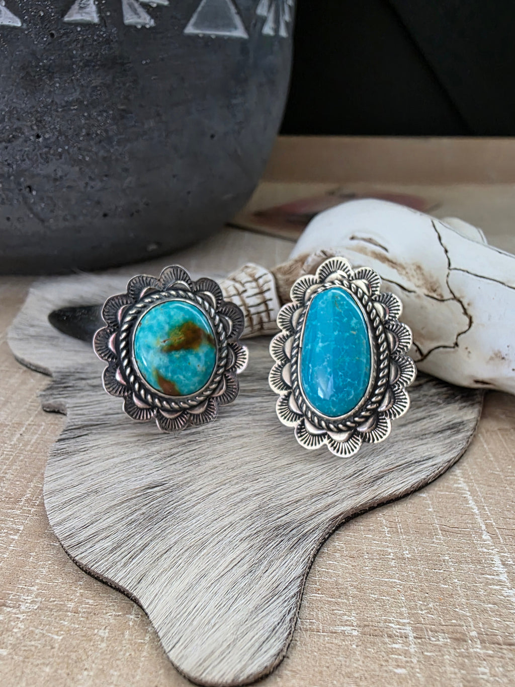 JUNIOR BEGAY SCALLOPED BORDER TURQUOISE RING