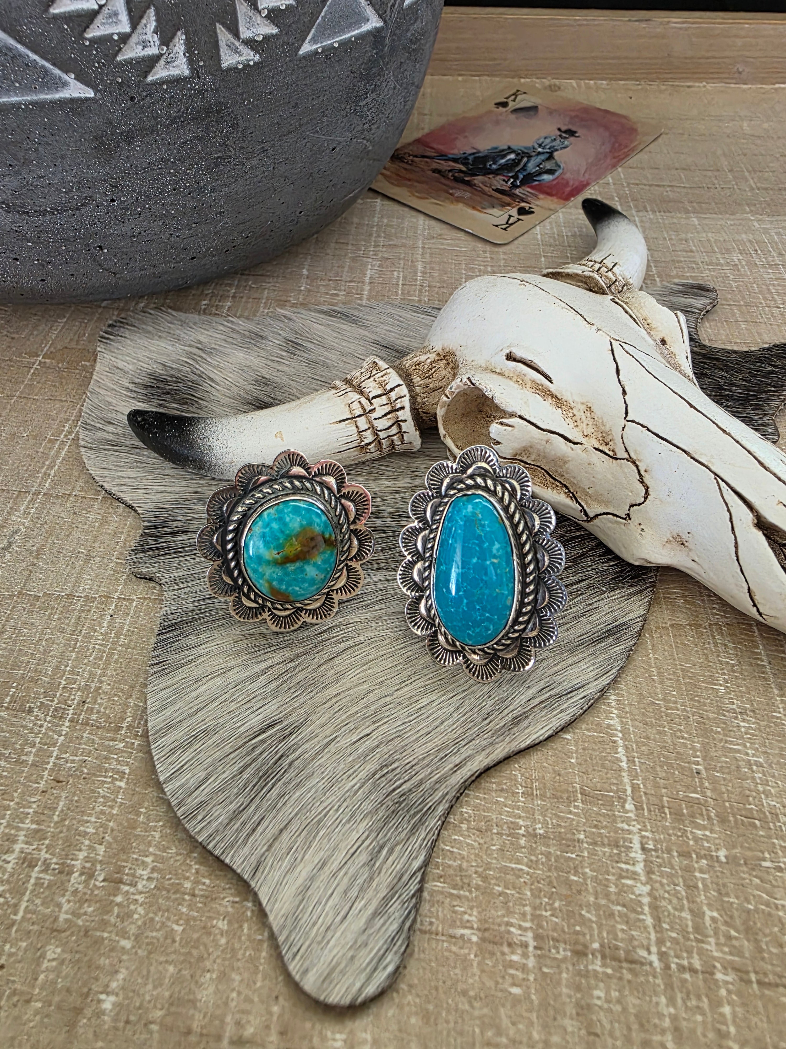 JUNIOR BEGAY SCALLOPED BORDER TURQUOISE RING