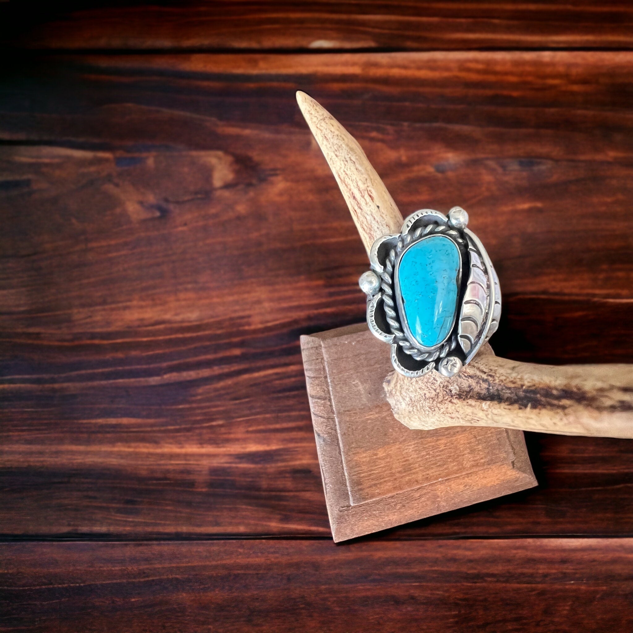 Hand-Stamped Sterling Silver Turquoise Cabochon Ring with Leaf Detail — Size 7