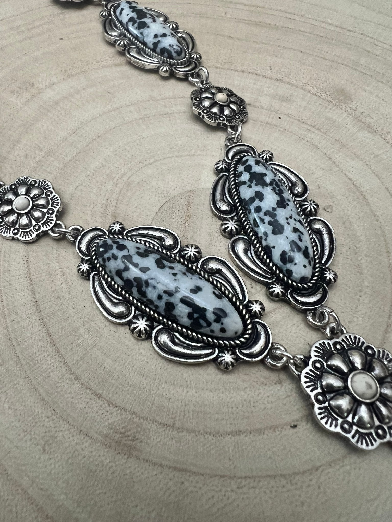 Western Faux White Buffalo Lariat Statement Necklace — 24 Inch Bold Statement