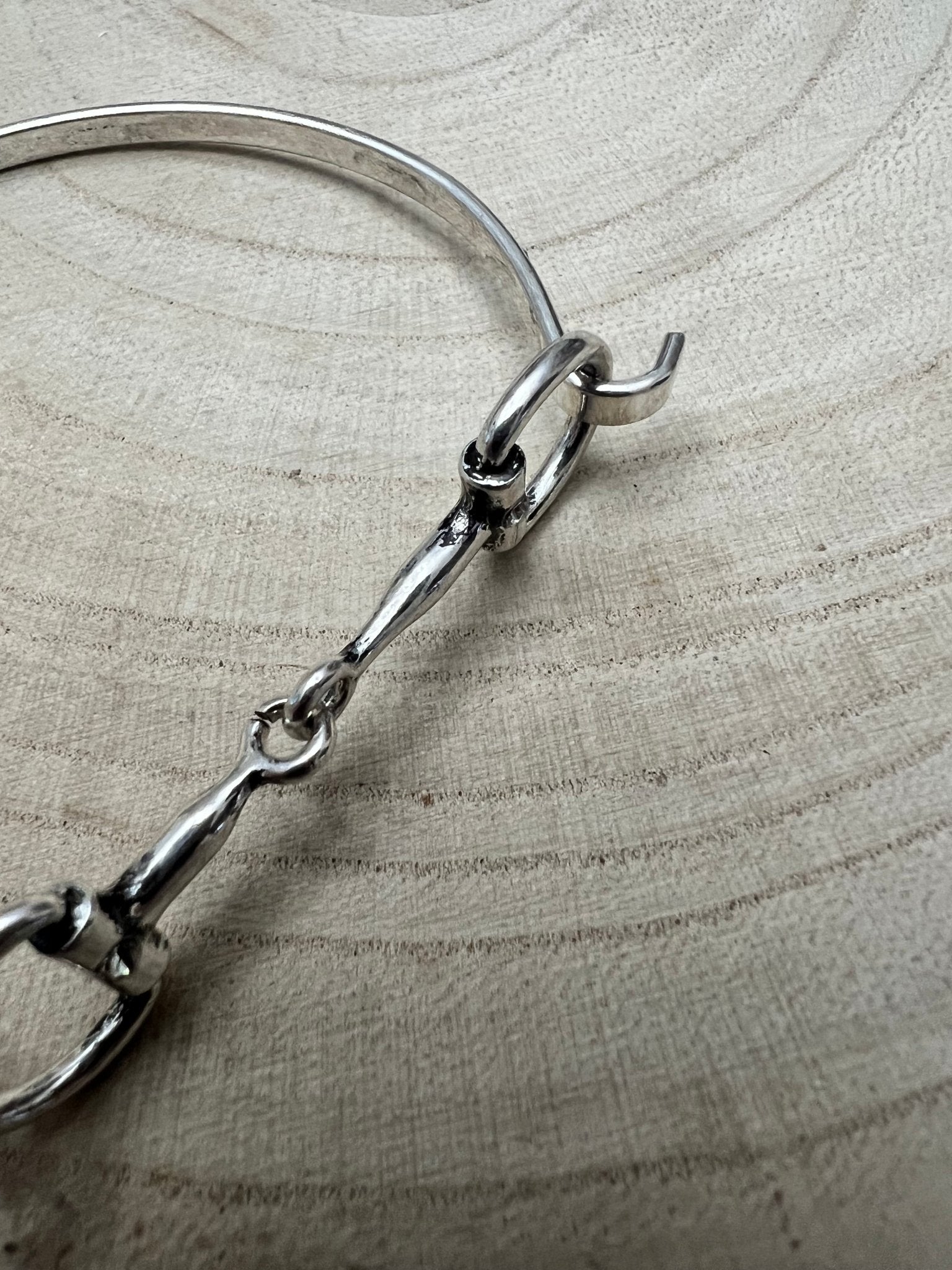Western Snaffle Bit Bracelet — Silver Easy-Clasp Equestrian Bangle